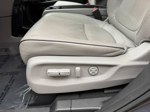 Used 2023 Honda Odyssey Elite image 11