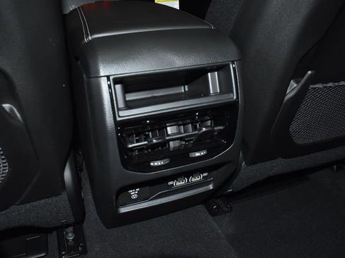 New 2025 Jeep Grand Cherokee Altitude image 28