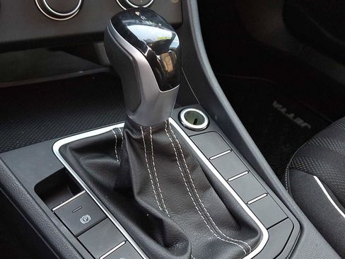 Used 2024 Volkswagen Jetta Sport image 14