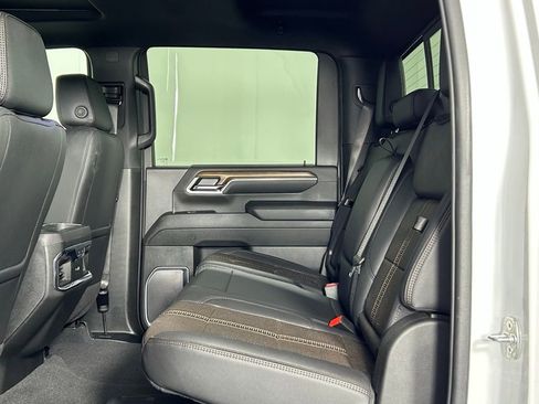 Used 2024 Chevrolet Silverado 2500 High Country w/ High Country Premium Package image 17