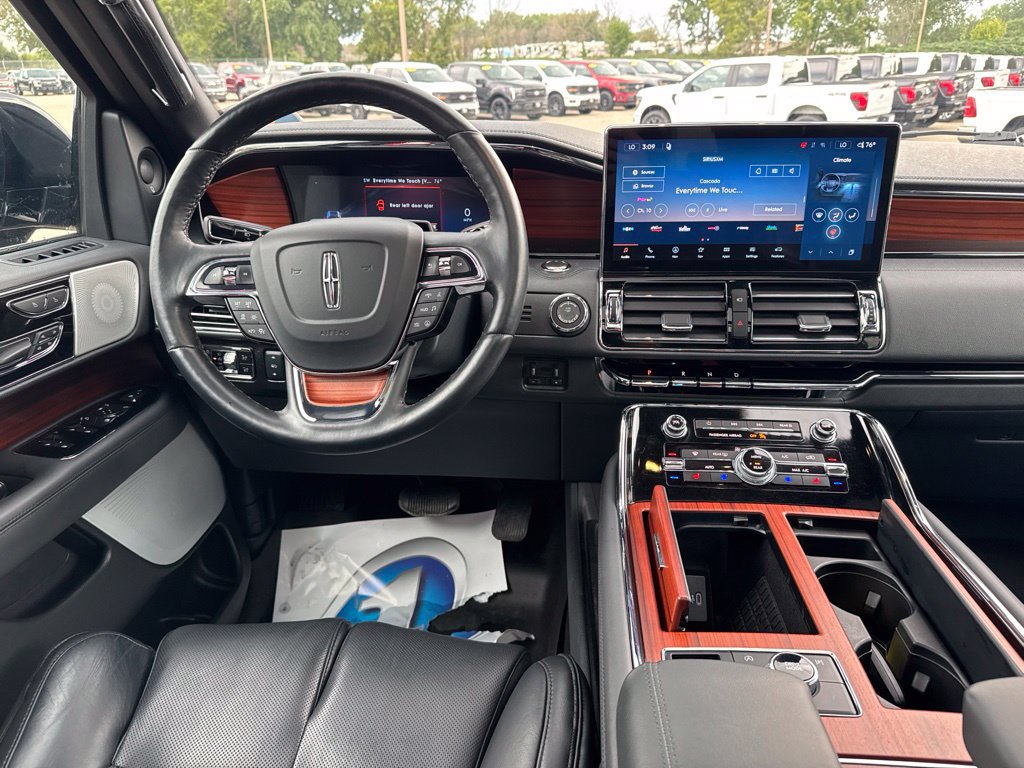 Used 2024 Lincoln Navigator L Reserve AWD/4WD image 9
