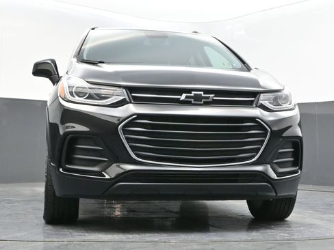 Used 2022 Chevrolet Trax LT w/ Midnight Edition image 34