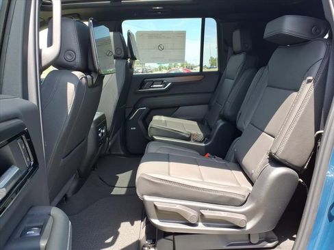 New 2026 GMC Yukon XL Denali w/ Denali Reserve Package AWD/4WD image 14