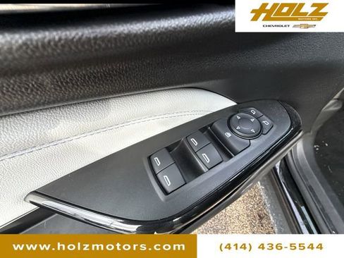 Used 2025 Chevrolet Trax LT w/ Driver Confidence Package image 24