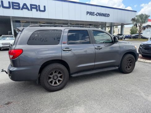 Used 2014 Toyota Sequoia SR5 RWD image 3