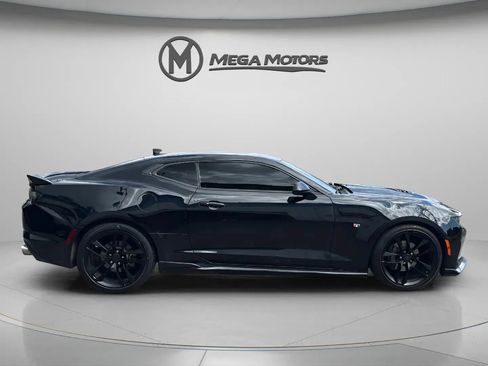 Used 2019 Chevrolet Camaro LT w/ 1LE Track Performance Package RWD image 9