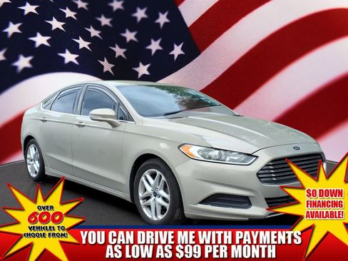 Used 2015 Ford Fusion SE FWD image 1