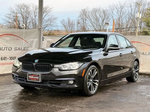 Used 2018 BMW 330i xDrive 330i xDrive Sedan 4D w/ Convenience Package image 3