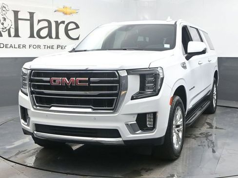 Used 2022 GMC Yukon XL SLT w/ SLT Premium Package image 7