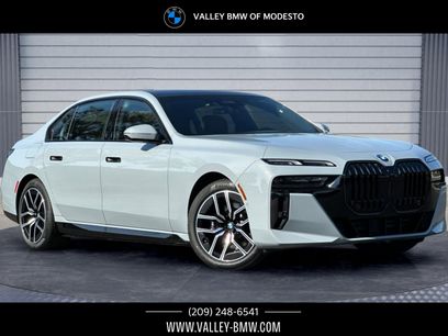 New 2025 BMW i7 xDrive60 w/ Premium Package