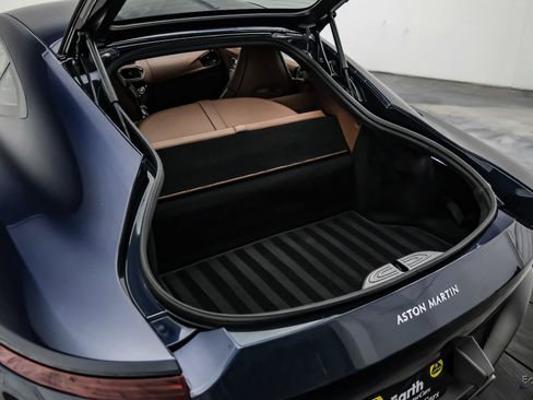 Used 2020 Aston Martin V8 Vantage Coupe RWD image 82