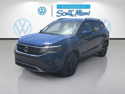 Used 2022 Volkswagen Taos SE image 3