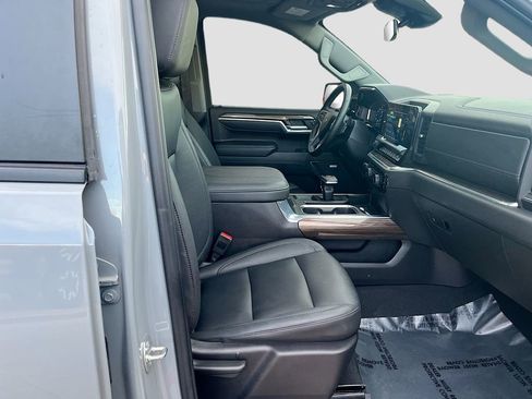 Used 2024 Chevrolet Silverado 1500 LT Trail Boss w/ LT Trail Boss Premium Package image 30