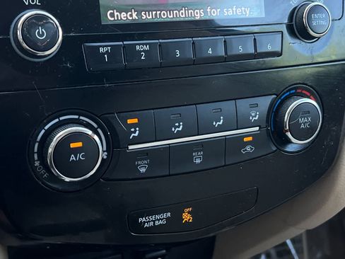 Used 2015 Nissan Rogue S w/ S Family Package FWD image 21