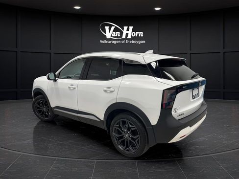 Used 2025 Nissan Kicks SR w/ SR Premium Package AWD/4WD image 5