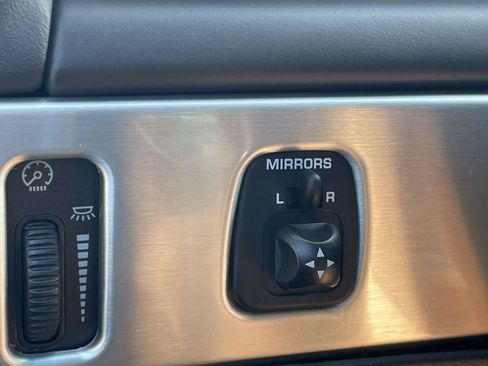Used 2002 Ford Thunderbird RWD image 23