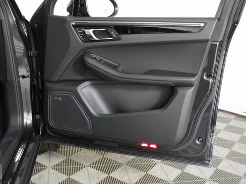 New 2026 Porsche Macan image 36