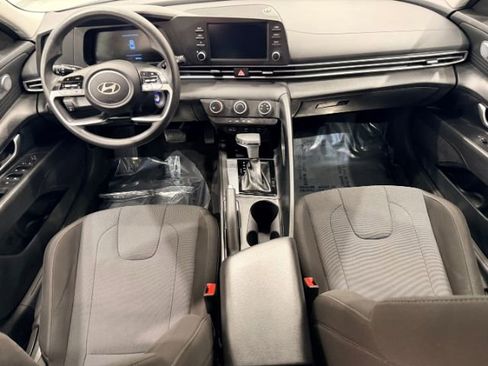 Used 2024 Hyundai Elantra SE FWD image 23
