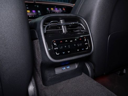 New 2026 Mercedes-Benz E 53 AMG e 4MATIC Sedan image 27