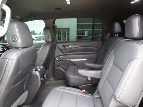 Used 2025 Chevrolet Traverse Z71 w/ LPO, Cargo Package AWD/4WD image 15