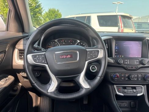 Used 2024 GMC Terrain SLT AWD/4WD image 10