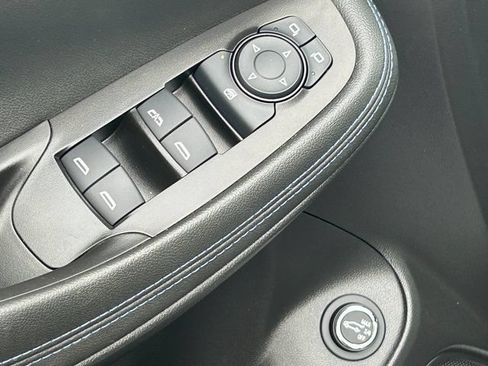 Used 2025 Buick Encore GX Sport Touring w/ Advanced Technology Package AWD/4WD image 28
