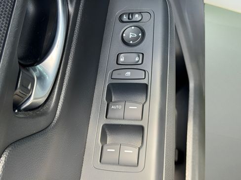 Used 2023 Honda CR-V LX image 13