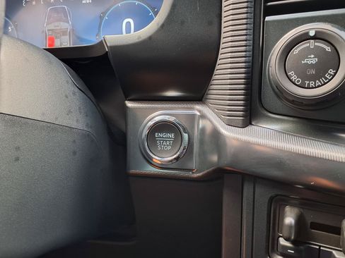Used 2025 Ford F150 Raptor AWD/4WD image 28