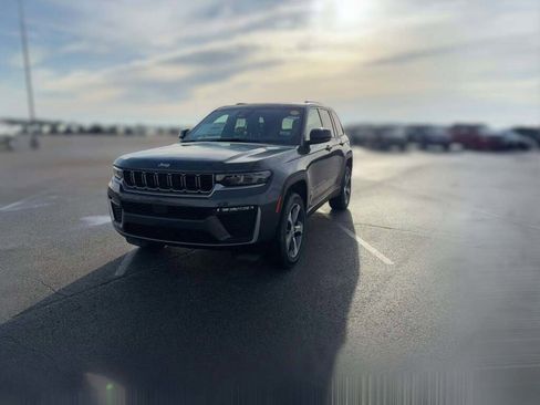 New 2026 Jeep Grand Cherokee Limited image 3