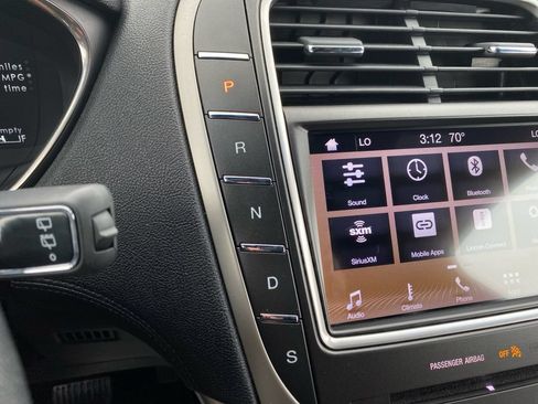 Used 2019 Lincoln Nautilus FWD image 35