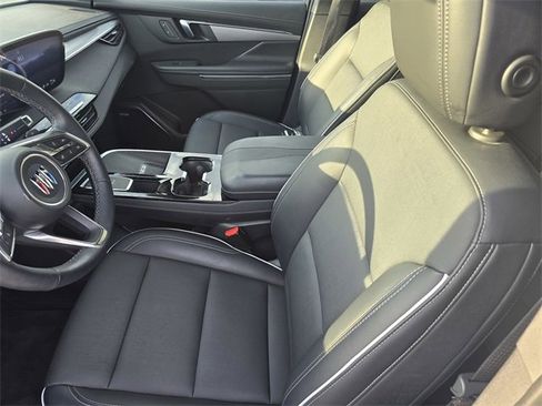 Used 2025 Buick Enclave Preferred w/ Power Package image 20