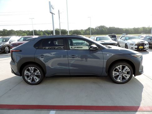 Used 2023 Subaru Solterra AWD image 4