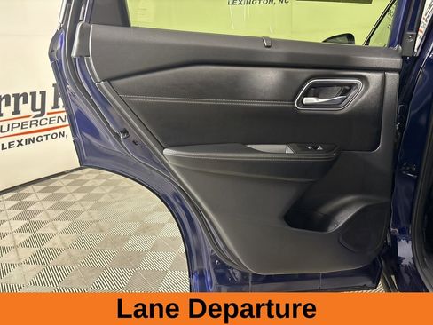 Used 2024 Nissan Rogue Platinum w/ Platinum Premium Package image 18