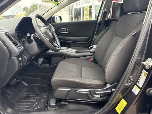 Used 2016 Honda HR-V EX image 3