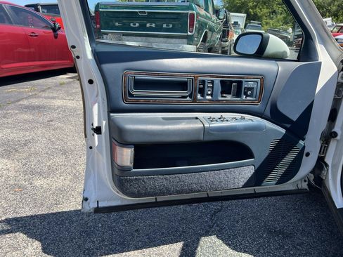 Used 1991 Buick Roadmaster Estate RWD image 10