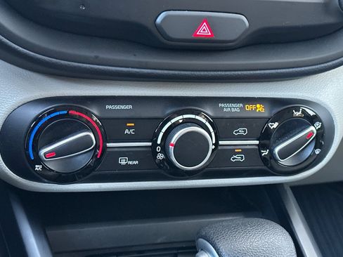 Certified 2025 Kia Soul LX FWD image 22