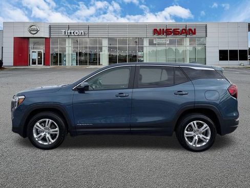 Used 2024 GMC Terrain SLE AWD/4WD image 3