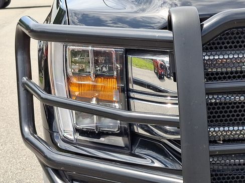 Used 2021 Ford F150 Lariat AWD/4WD image 9