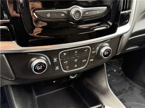 Used 2020 Chevrolet Traverse LS FWD image 43