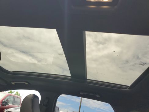 Used 2022 Ford Edge ST-Line image 10