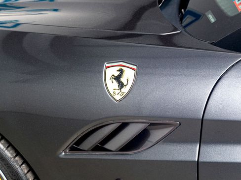 Used 2011 Ferrari California image 24