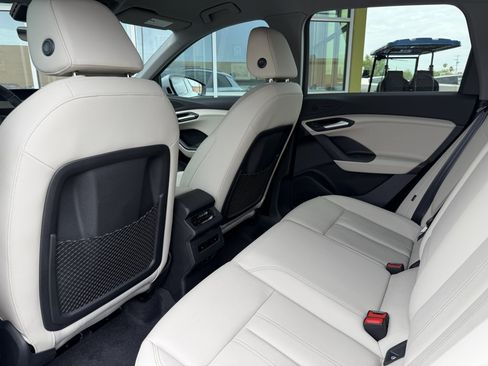 Used 2025 Audi Q6 e-tron Premium RWD image 36