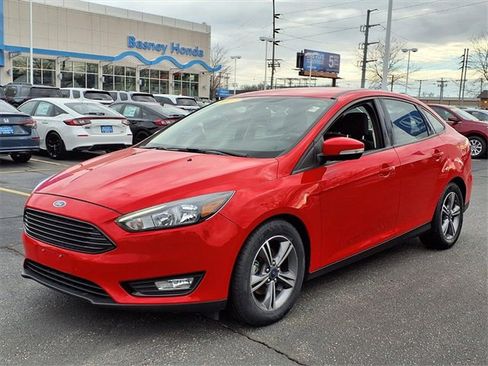 Used 2017 Ford Focus SE image 1