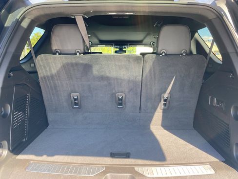 Used 2022 Chevrolet Tahoe Z71 w/ Z71 Off-Road Package image 16