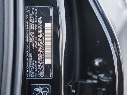 New 2026 Volvo XC60 B5 Plus w/ Protection Package Premier image 40