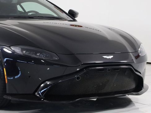 Used 2019 Aston Martin V8 Vantage Coupe image 32
