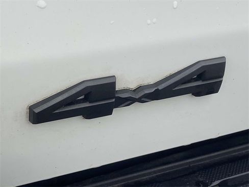 Used 2025 Toyota Tacoma SR5 image 10