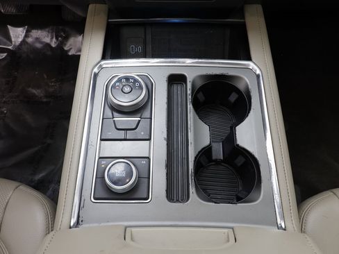 Used 2020 Ford Expedition Max XLT w/ Equipment Group 202A image 13