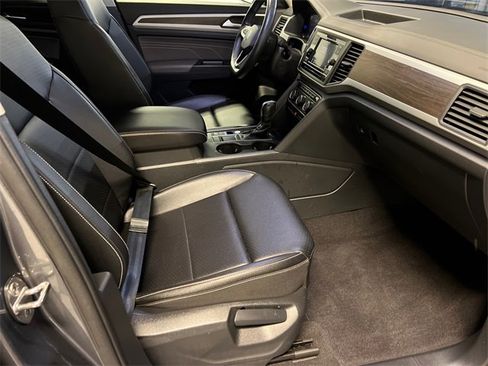Certified 2022 Volkswagen Atlas SE image 10