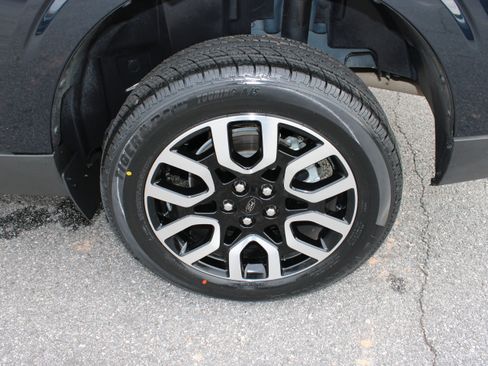 Used 2022 Ford Maverick Lariat image 12